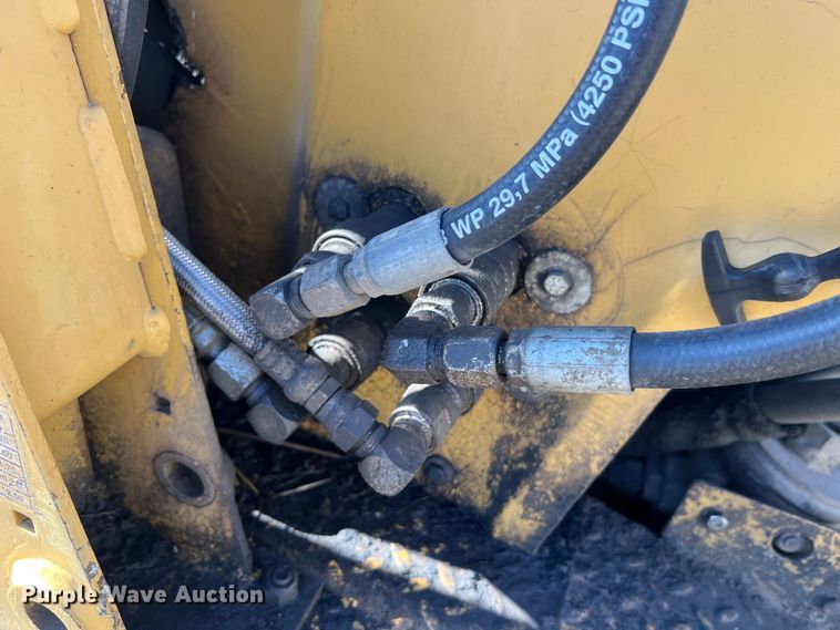 image for item MM9184 1996 ASV MD70  tracked skid steer loader