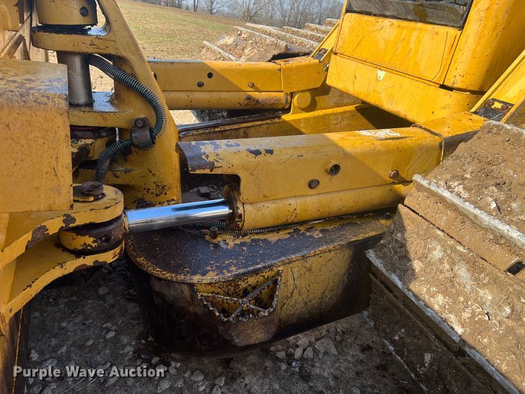 image for item MM9198 2007 Caterpillar D6N LGP  dozer