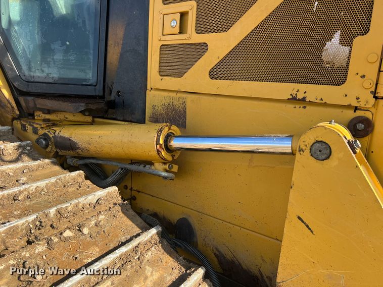 image for item MM9198 2007 Caterpillar D6N LGP  dozer
