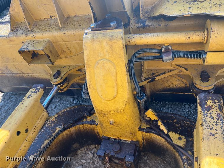 image for item MM9198 2007 Caterpillar D6N LGP  dozer