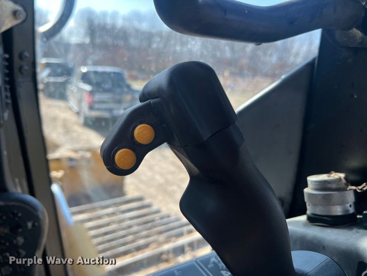 image for item MM9198 2007 Caterpillar D6N LGP  dozer