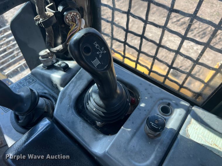 image for item MM9198 2007 Caterpillar D6N LGP  dozer