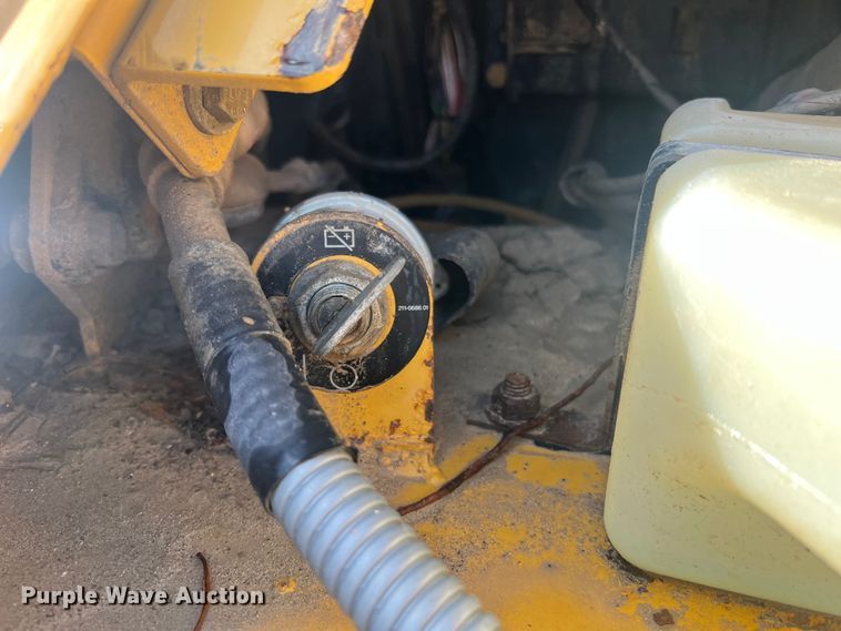 image for item MM9198 2007 Caterpillar D6N LGP  dozer