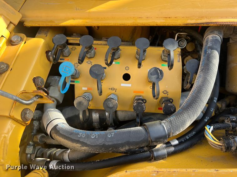 image for item MM9198 2007 Caterpillar D6N LGP  dozer