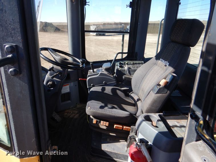 image for item MP9093 2003 Komatsu WA400-5L  wheel loader