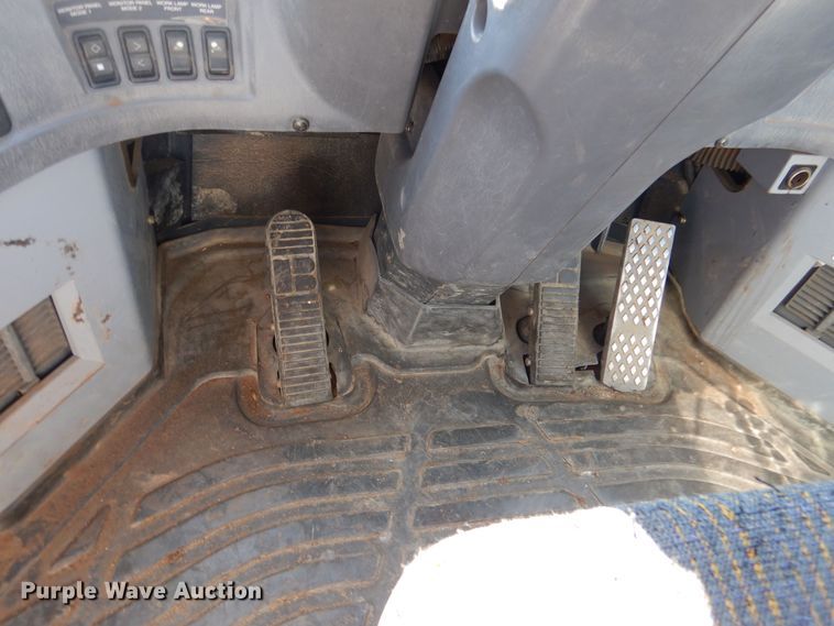 image for item MP9093 2003 Komatsu WA400-5L  wheel loader