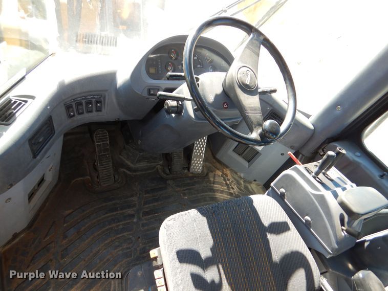 image for item MP9093 2003 Komatsu WA400-5L  wheel loader