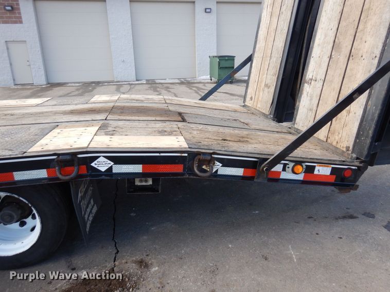 image for item AF9256 2011 Felling FT-40-2LP  paver special trailer
