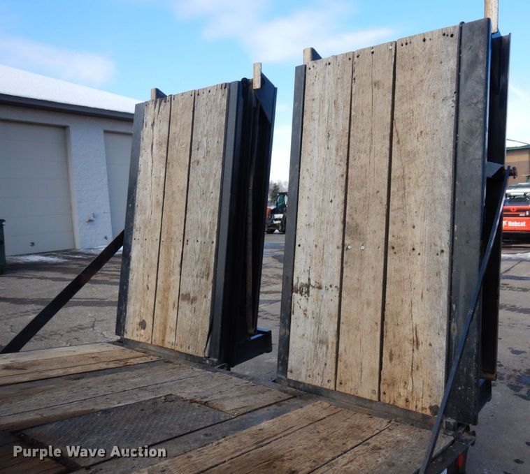 image for item AF9256 2011 Felling FT-40-2LP  paver special trailer