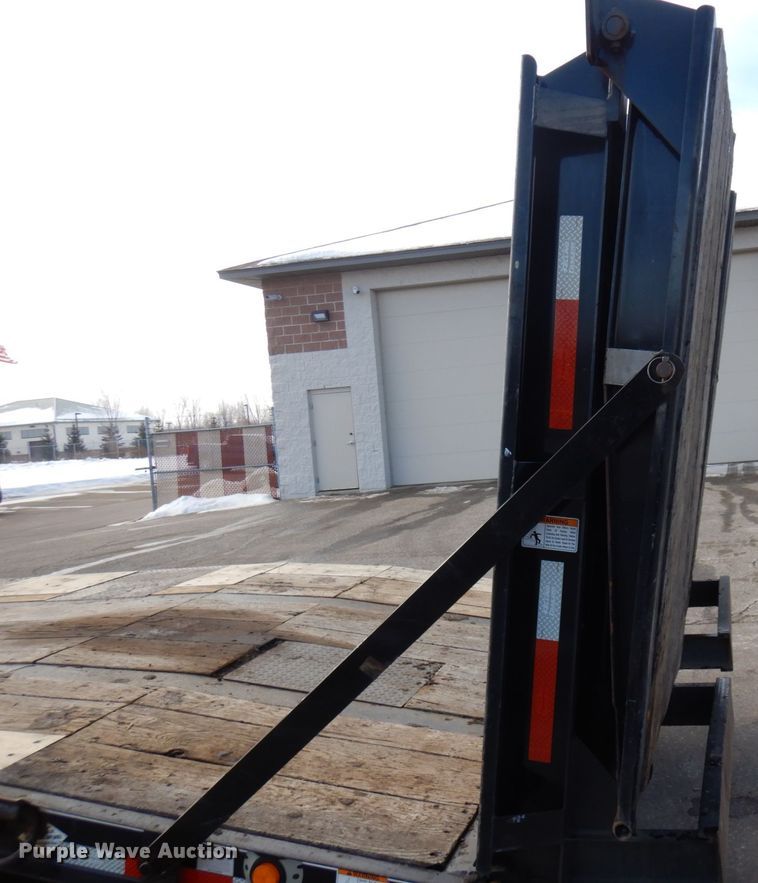 image for item AF9256 2011 Felling FT-40-2LP  paver special trailer