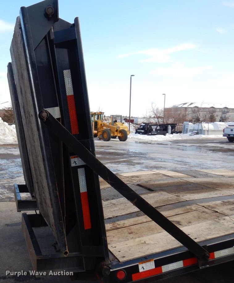 image for item AF9256 2011 Felling FT-40-2LP  paver special trailer