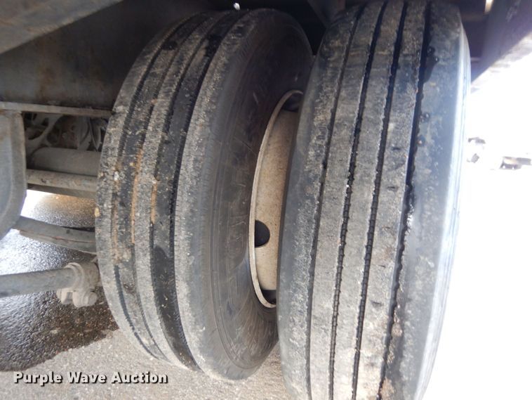 image for item AF9256 2011 Felling FT-40-2LP  paver special trailer