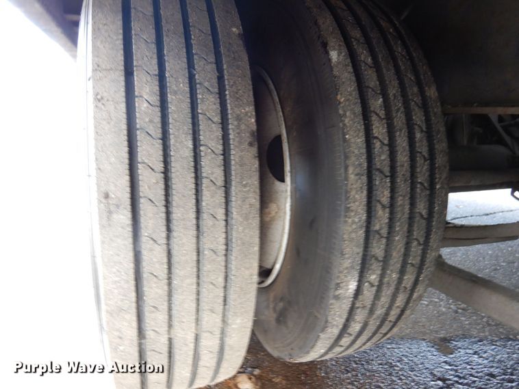 image for item AF9256 2011 Felling FT-40-2LP  paver special trailer