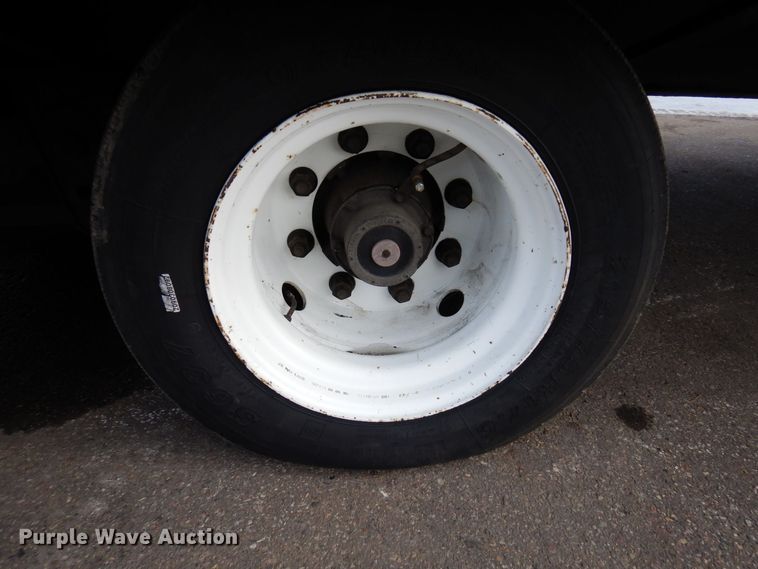 image for item AF9256 2011 Felling FT-40-2LP  paver special trailer