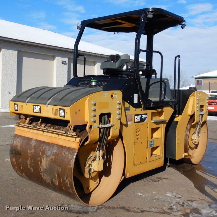 image for item AF9266 2015 Caterpillar CB44B  double drum vibratory roller