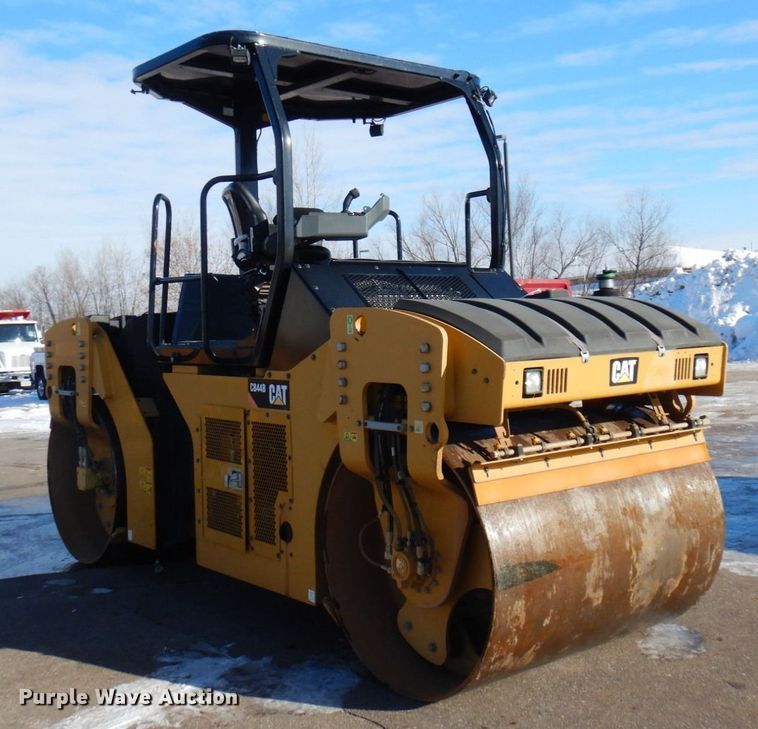 image for item AF9266 2015 Caterpillar CB44B  double drum vibratory roller