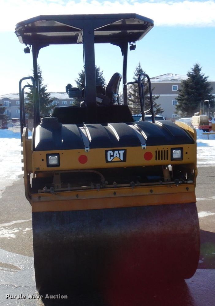 image for item AF9266 2015 Caterpillar CB44B  double drum vibratory roller