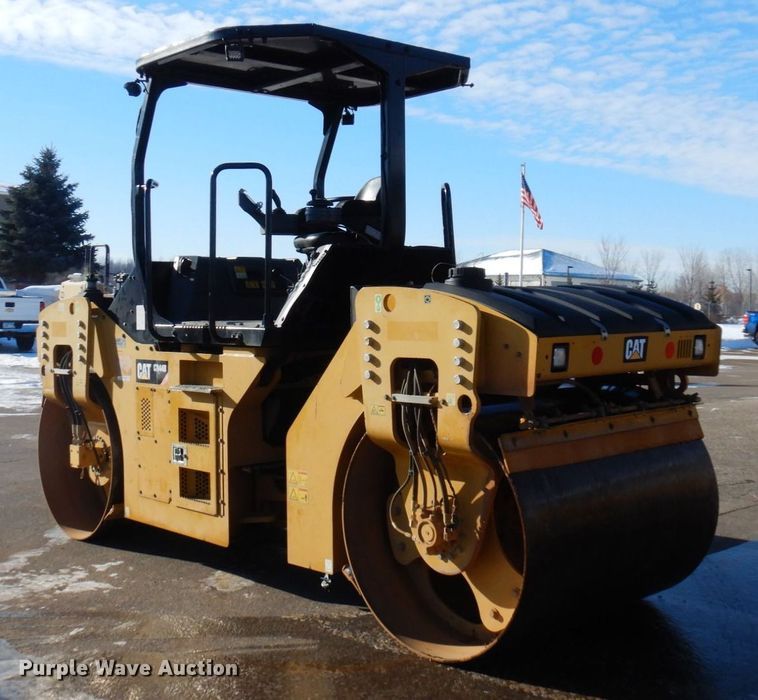 image for item AF9266 2015 Caterpillar CB44B  double drum vibratory roller