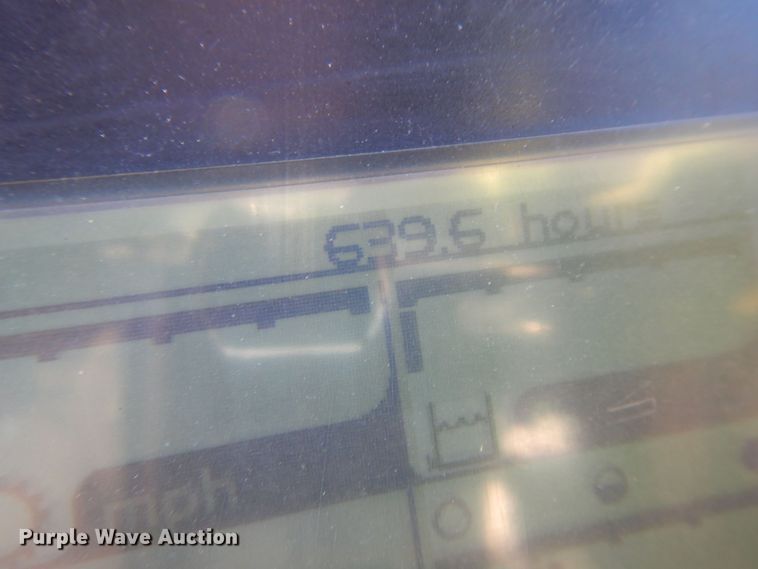 image for item AF9266 2015 Caterpillar CB44B  double drum vibratory roller