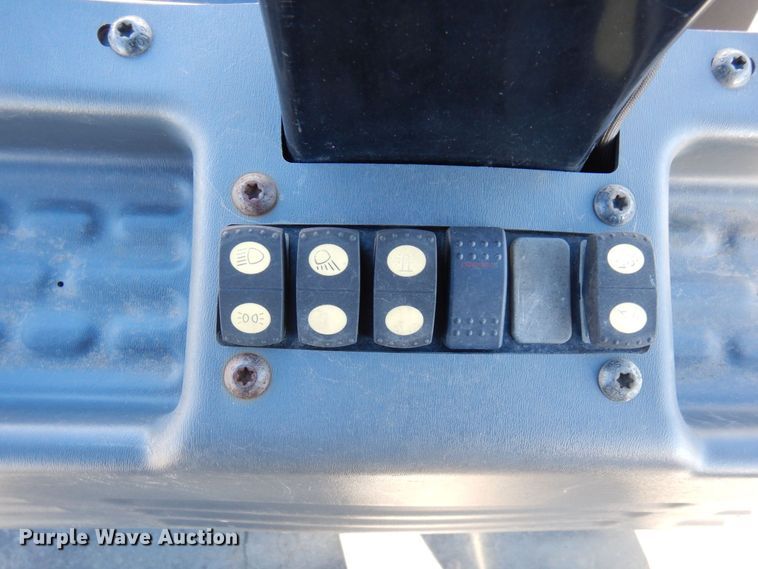 image for item AF9266 2015 Caterpillar CB44B  double drum vibratory roller