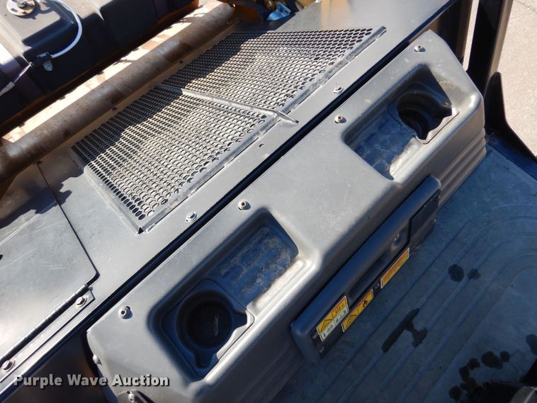 image for item AF9266 2015 Caterpillar CB44B  double drum vibratory roller