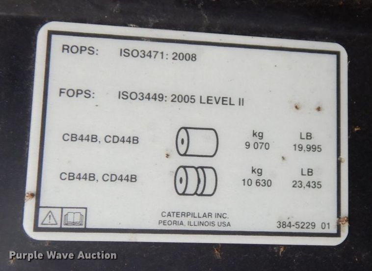 image for item AF9266 2015 Caterpillar CB44B  double drum vibratory roller