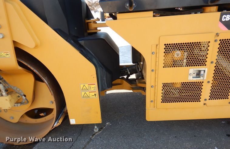 image for item AF9266 2015 Caterpillar CB44B  double drum vibratory roller