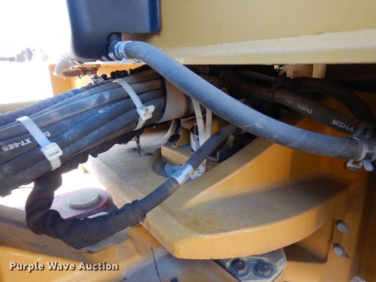 image for item AF9266 2015 Caterpillar CB44B  double drum vibratory roller