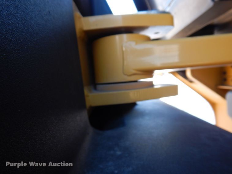 image for item AF9266 2015 Caterpillar CB44B  double drum vibratory roller