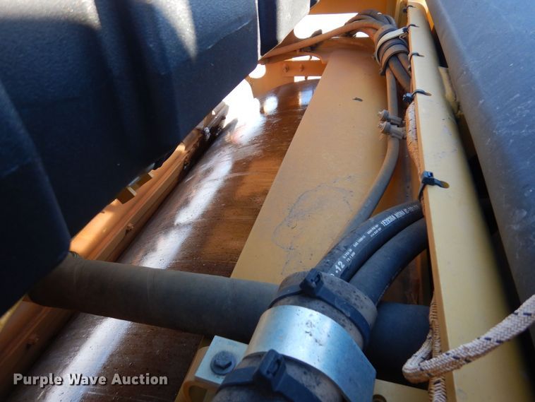 image for item AF9266 2015 Caterpillar CB44B  double drum vibratory roller