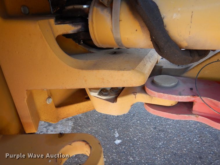 image for item AF9266 2015 Caterpillar CB44B  double drum vibratory roller