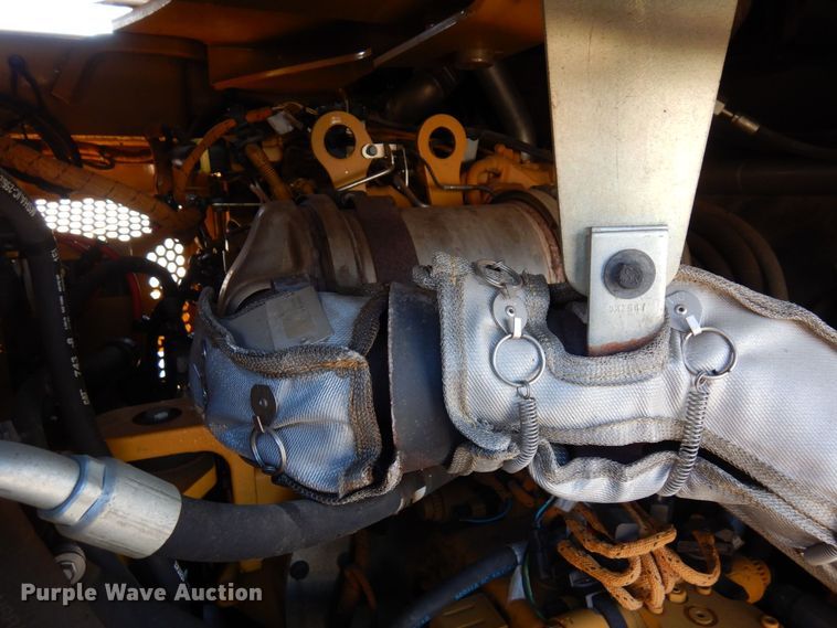 image for item AF9266 2015 Caterpillar CB44B  double drum vibratory roller