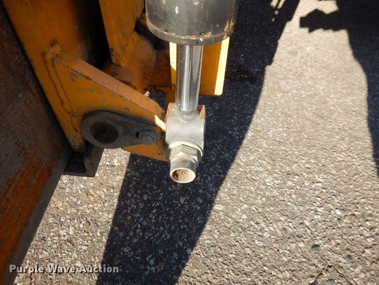 image for item AF9267 2018 Mauldin M413XT  maintainer