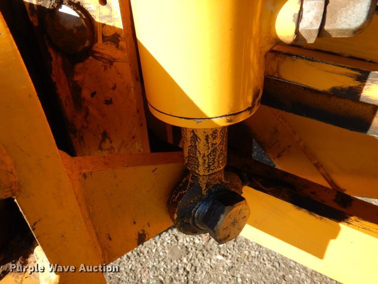 image for item AF9267 2018 Mauldin M413XT  maintainer