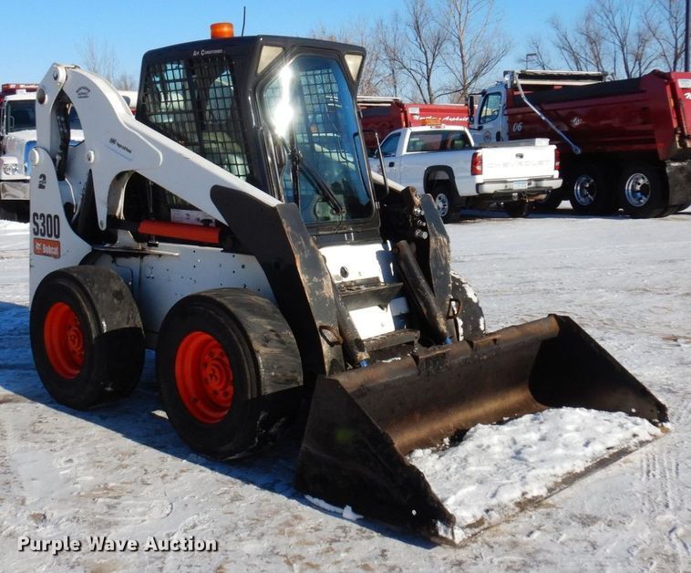 image for item AF9268 2008 Bobcat S300  skid steer loader