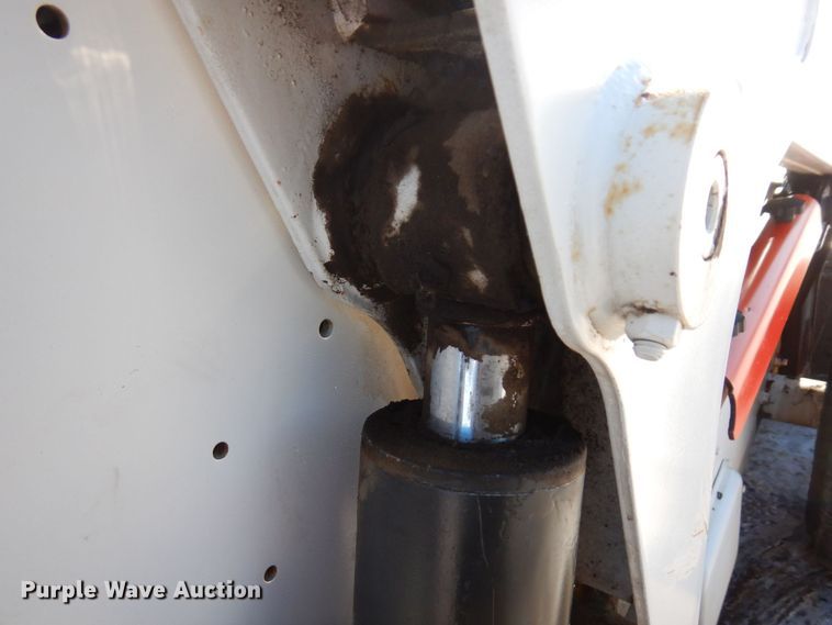 image for item AF9268 2008 Bobcat S300  skid steer loader