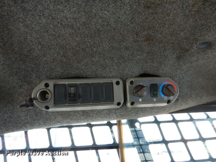 image for item AF9268 2008 Bobcat S300  skid steer loader