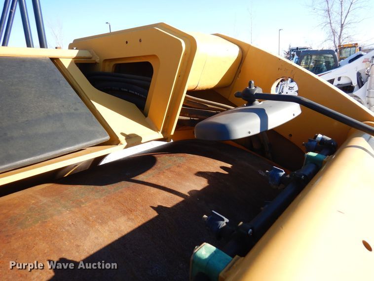 image for item AF9271 2014 Caterpillar CB-64  double drum vibratory roller