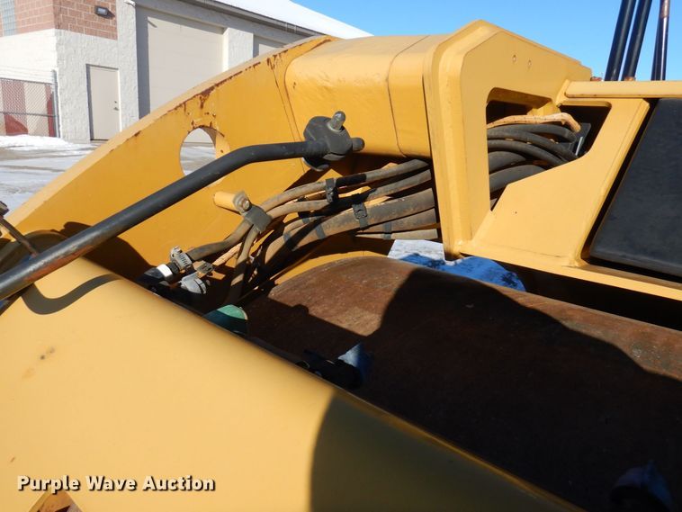 image for item AF9271 2014 Caterpillar CB-64  double drum vibratory roller