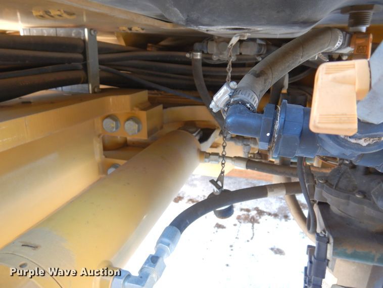 image for item AF9271 2014 Caterpillar CB-64  double drum vibratory roller