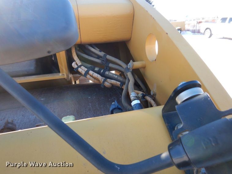 image for item AF9271 2014 Caterpillar CB-64  double drum vibratory roller
