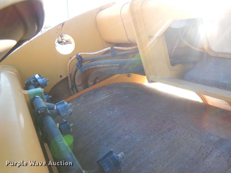 image for item AF9271 2014 Caterpillar CB-64  double drum vibratory roller