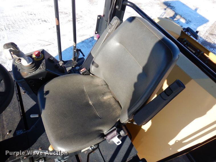 image for item AF9271 2014 Caterpillar CB-64  double drum vibratory roller