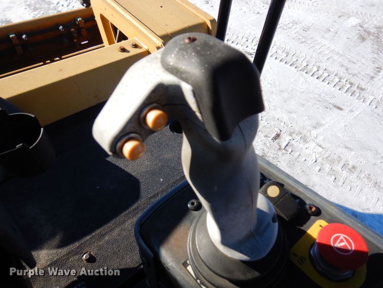 image for item AF9271 2014 Caterpillar CB-64  double drum vibratory roller