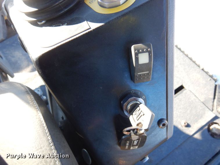 image for item AF9271 2014 Caterpillar CB-64  double drum vibratory roller