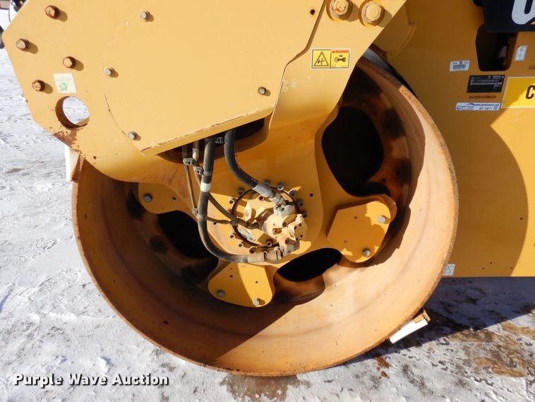 image for item AF9271 2014 Caterpillar CB-64  double drum vibratory roller