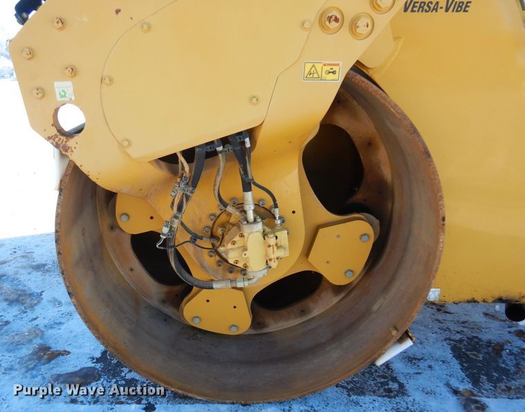 image for item AF9271 2014 Caterpillar CB-64  double drum vibratory roller