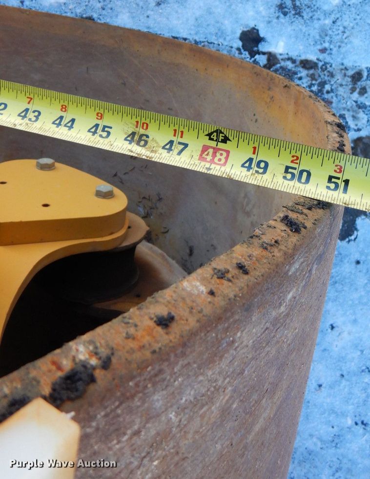 image for item AF9271 2014 Caterpillar CB-64  double drum vibratory roller