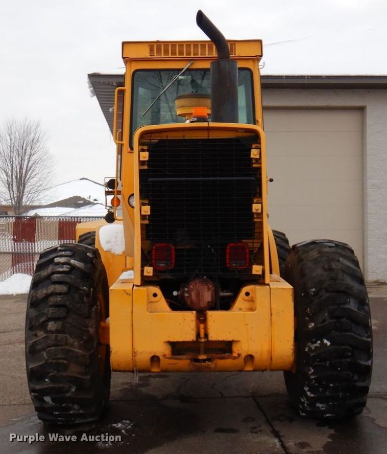 image for item AF9281 1983 John Deere 644C  wheel loader