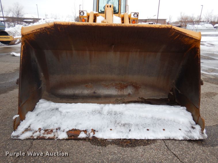 image for item AF9281 1983 John Deere 644C  wheel loader